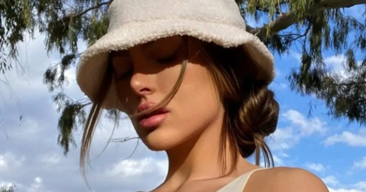 Julia Sandoval süper mini şortuyla aşka geldi! - Bursa Hakimiyet