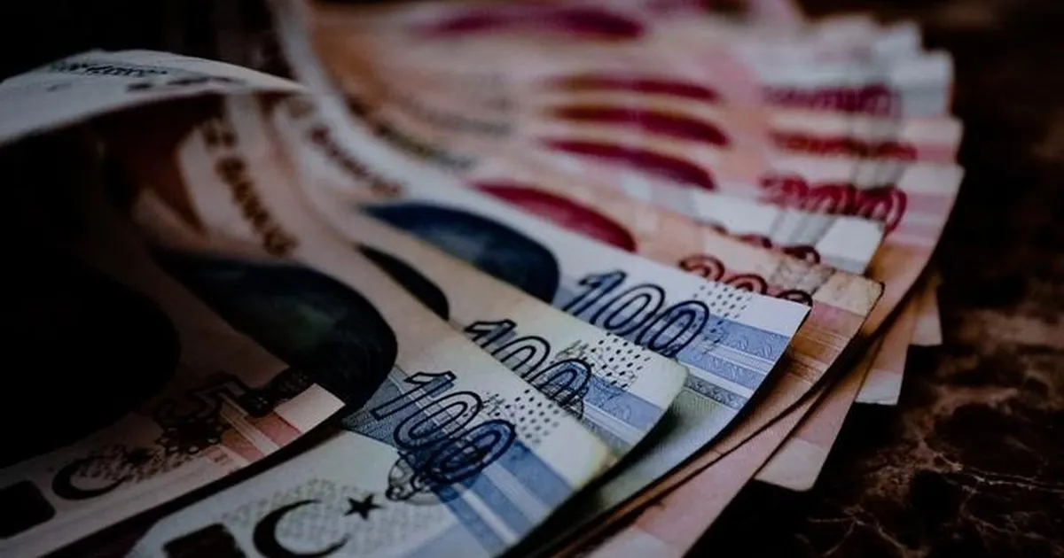 Asgari ücret tartışmaları Cem Küçük 2025 yılının maaşını söyledi