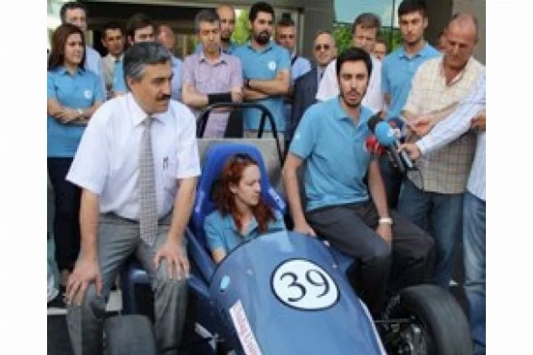 Türk malı Formula aracı basına tanıtıldı