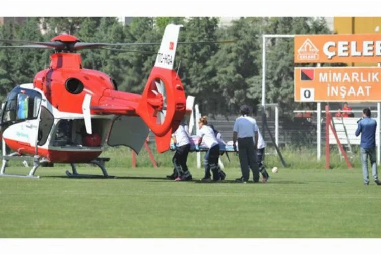 Bursa'da maçın devre arasında sahaya helikopter indi!