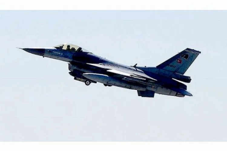 Suriye uçağı yaklaştı..Türk jetleri havalandı