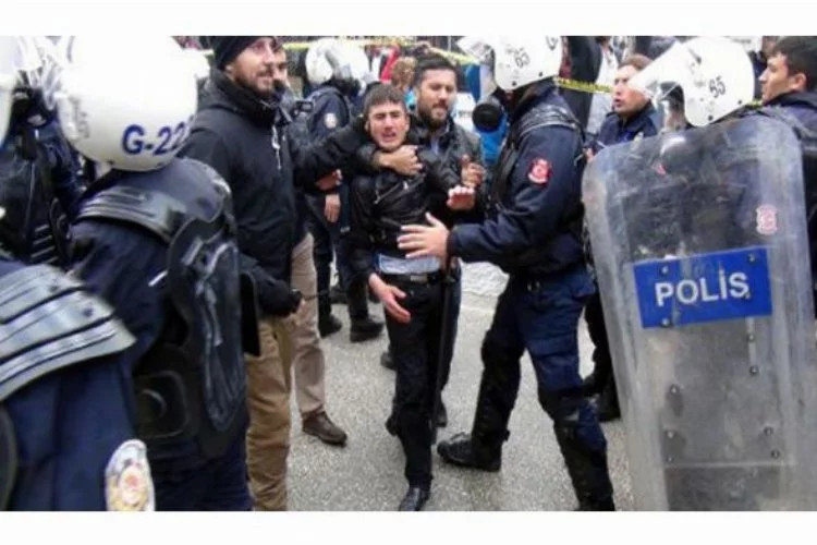 Erdoğan'ı protestoya 4 gözaltı