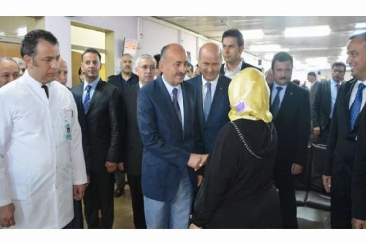  Müezzinoğlu'dan Ali Osman Sönmez Onkoloji Hastanesi'ne ziyaret