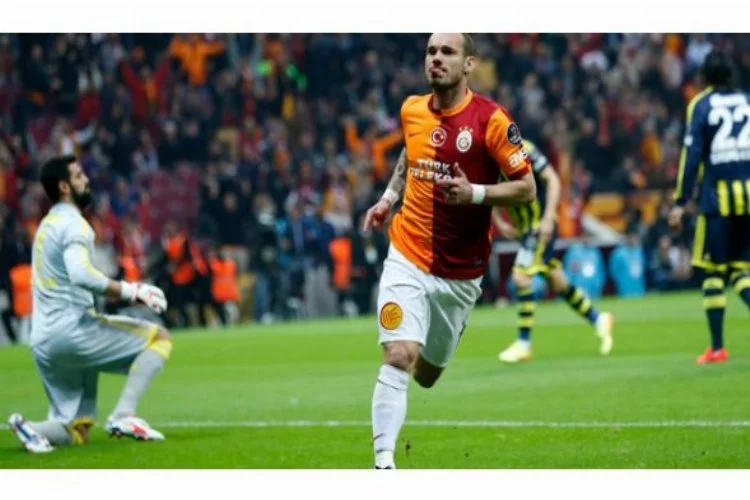 Sneijder'den Fenerbahçelileri kızdıracak açıklama!
