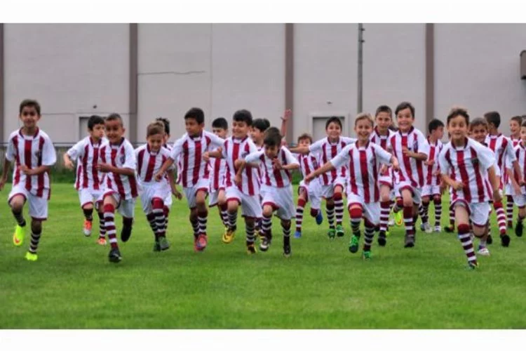 İnegölspor yaz futbol okulu başladı