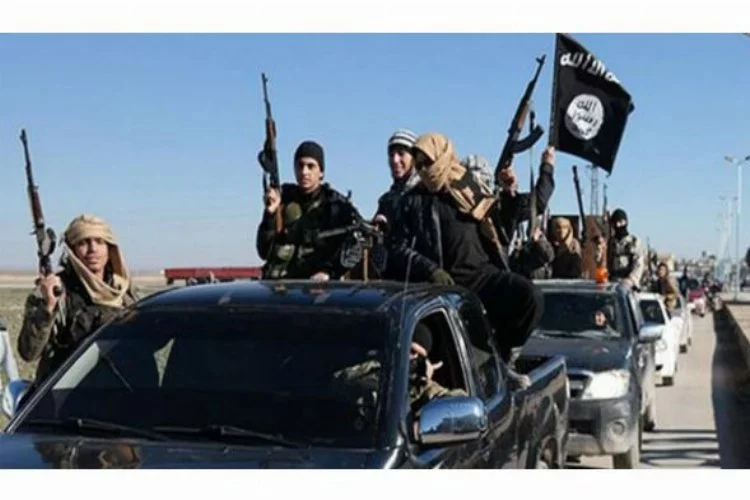 IŞİD stratejik kenti ele geçirdi