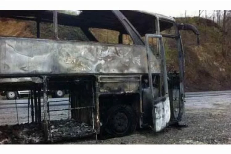 PKK'lılar minibüsü taradı...1 ölü