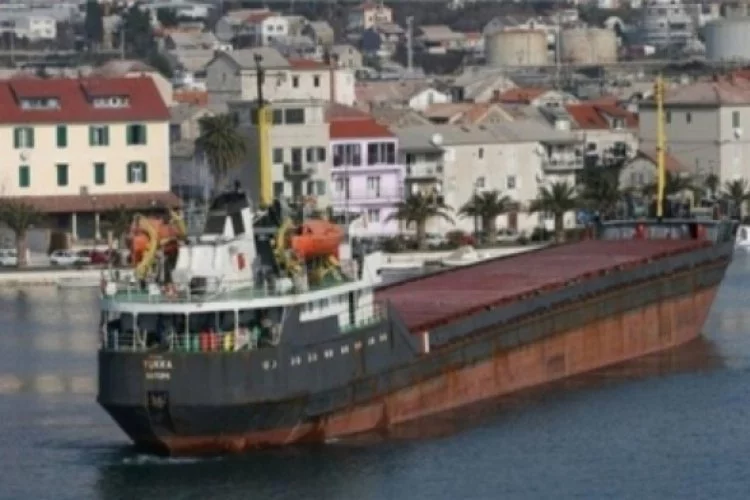 Moldova bayraklı gemi Ereğli'de battı