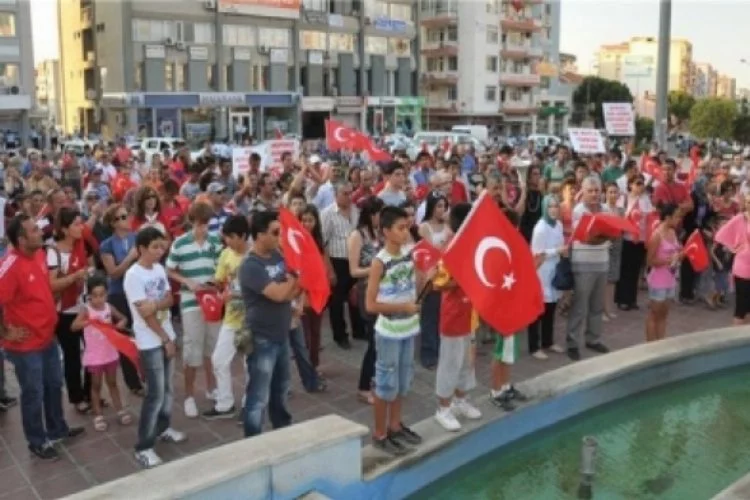 İzmir'de 5 bin kişi şehidi için yürüyor