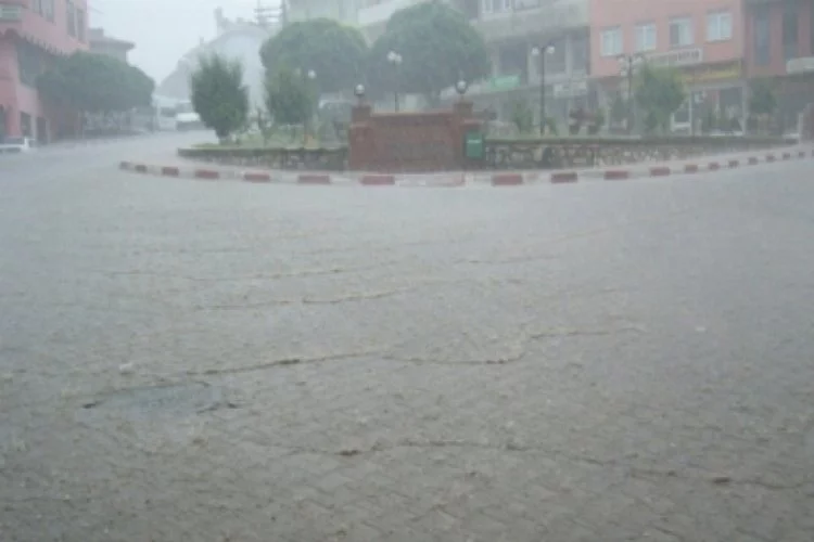 Harmancık'ta sağanak yağış hayatı olumsuz yönde etkiledi