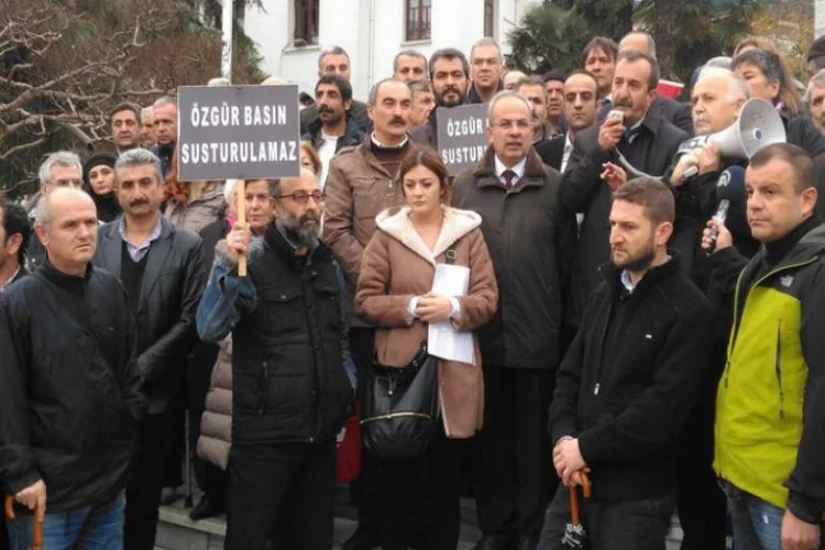 Bursa'da gazetecilerin tutuklanması ve Elçi'nin öldürülmesi protesto edildi