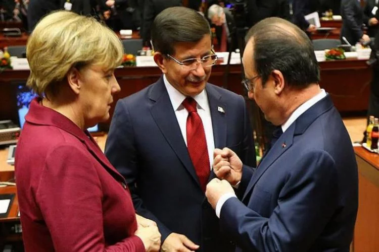 Davutoğlu AB-Türkiye zirvesinde konuştu
