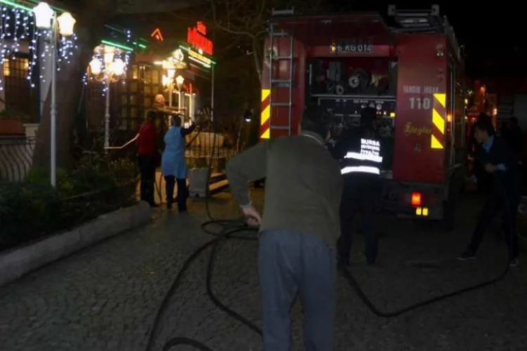 Bursa'da yangın sonrası çay ikramı