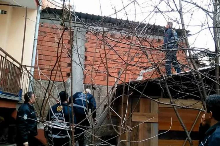 Bursa'da banyoda mahsur kalan kadını itfaiye kurtardı