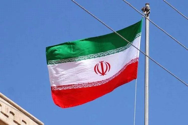 İran nükleer anlaşmaya uydu