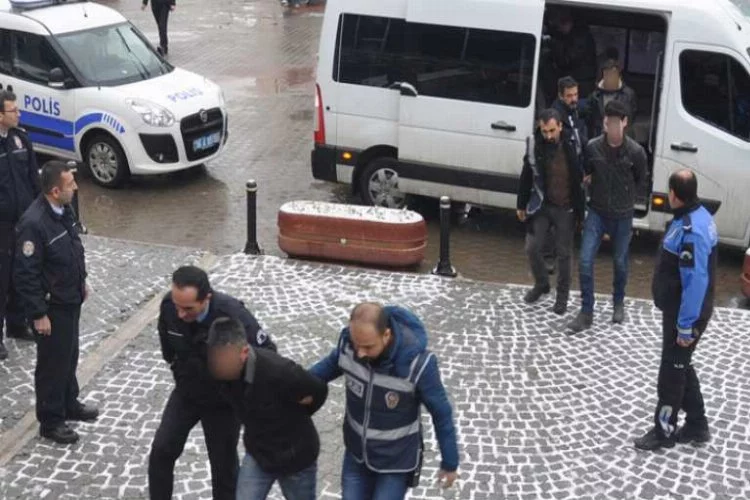 Bursa'da cinayet zanlısı 7 kişi adliyeye sevk edildi