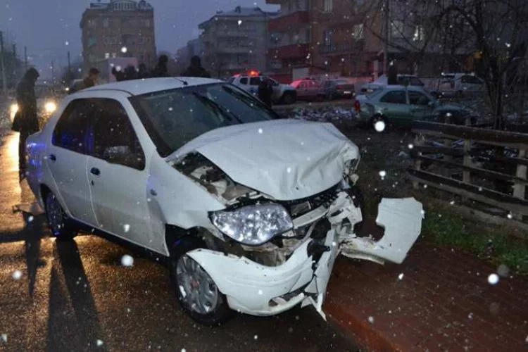 Bursa'da kaza...2 yaralı