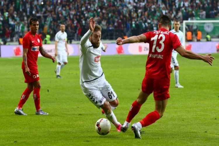 Konyaspor Antalyaspor'u devirip adını çeyrek finale yazdırdı