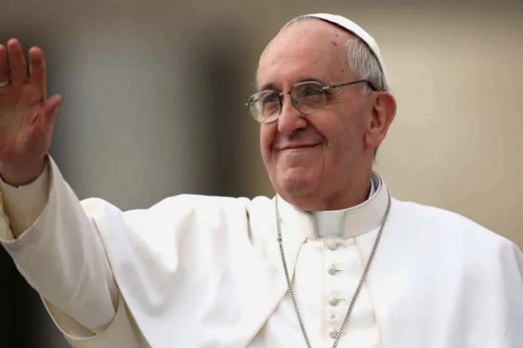 Papa: "Putin doğudaki hristiyanları toplayacak tek kişi"