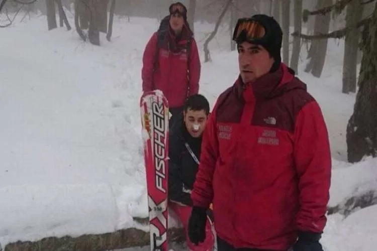 Uludağ'da kaybolan kayakçı donmak üzereyken bulundu