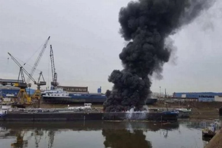 Tanker gemisinde patlama... 2 ölü