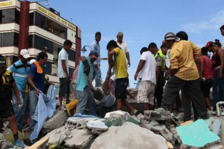 Ekvador'daki depremde ölü sayısı 233'e çıktı