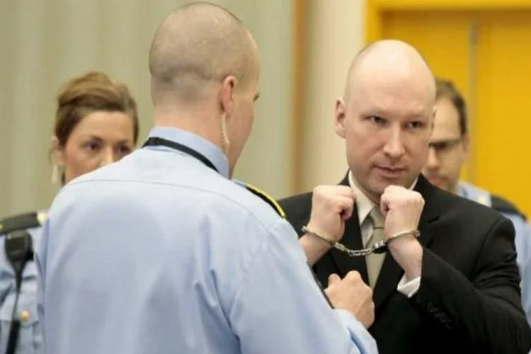 Mahkeme katliamcı Breivik'i haklı buldu