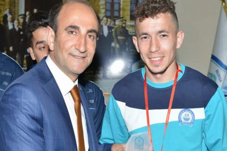 Yıldırım Belediyesporlu atlet Türkiye şampiyonu oldu