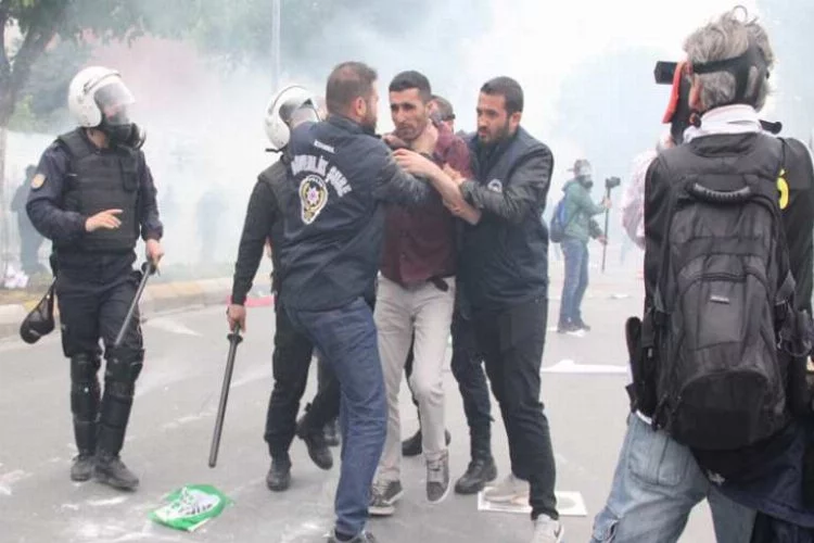 1 Mayıs kutlamalarında HDP'li gruba polis müdahalesi