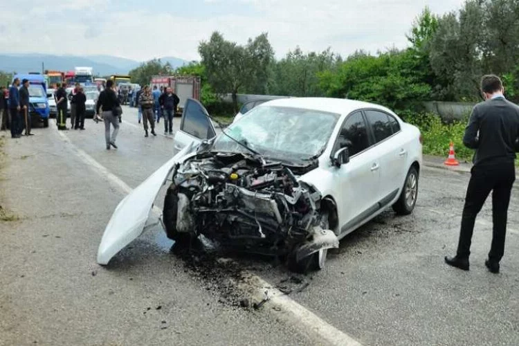 Bursa'da feci kaza...1 ölü,2 yaralı