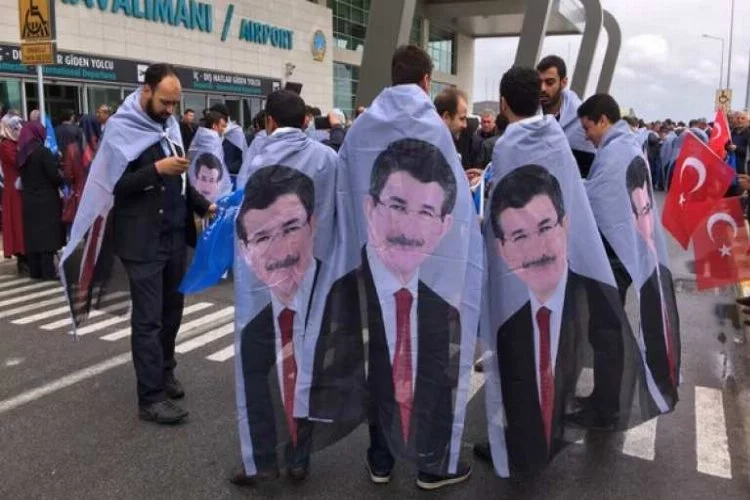 Davutoğlu için havaalanına koştular