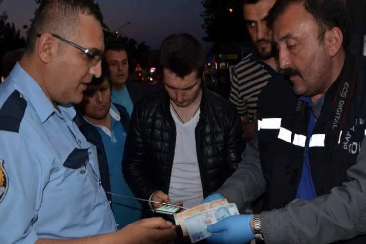 Bursa'da ATM dolandırıcıları suçüstü yakalandı