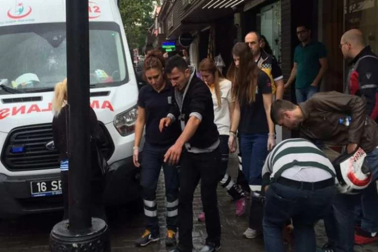 Bursa'da motosikletin çarptığı yaya yaralandı