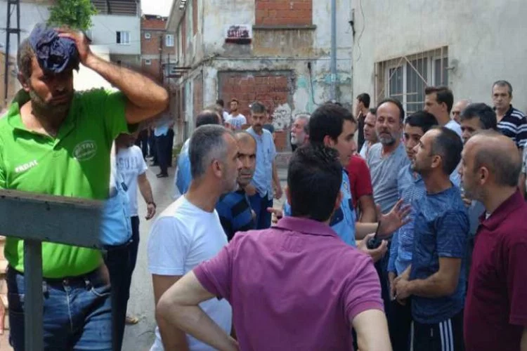 Bursa'da 'yan bakma' kavgası! Suriyeli grup ile...