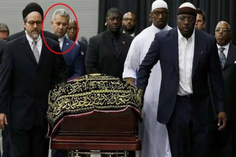 Muhammed Ali'nin tabutunu taşıyan tek Türk