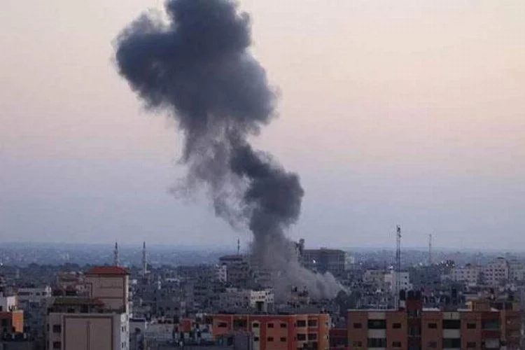 Şam'da bombalar peş peşe patladı
