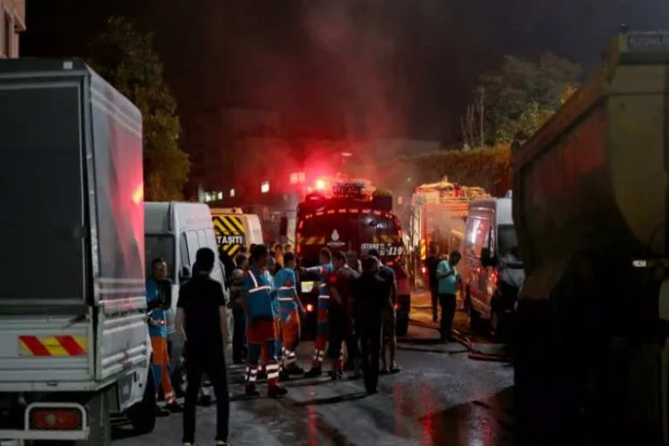 İstanbul'da park halindeki 6 araç kundaklandı