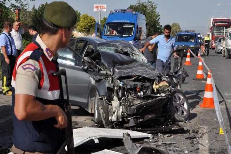 MHP'li başkan yardımcısı ve eşi kazada öldü