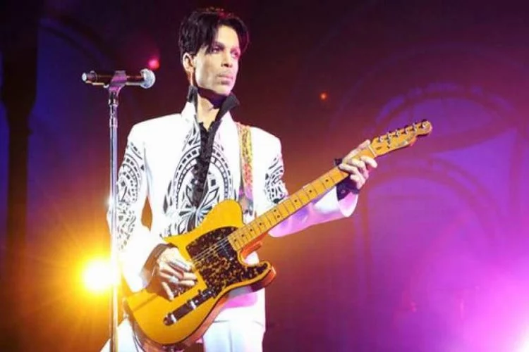 Prince'in gitarı 138 bin dolara satıldı