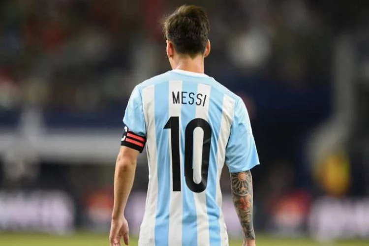 Messi'den futbol dünyasını sarsan karar