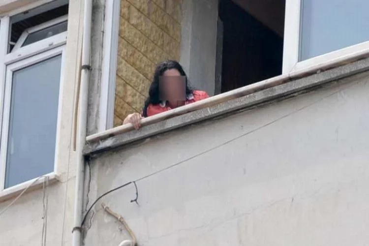 Polis şiddet gören kadını kapıyı kırarak kurtardı