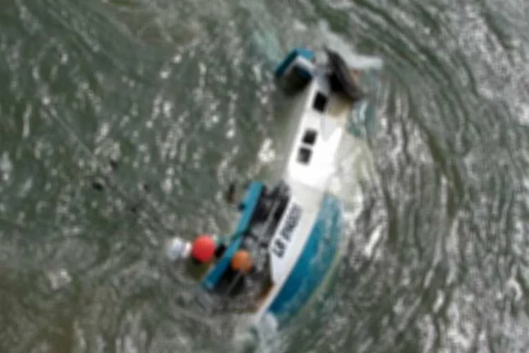 Balıkçı teknesi battı: 2 ölü, 2 kayıp
