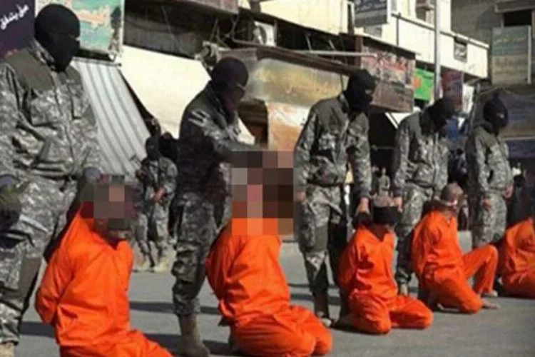 IŞİD beş futbolcunun kafasını kesti