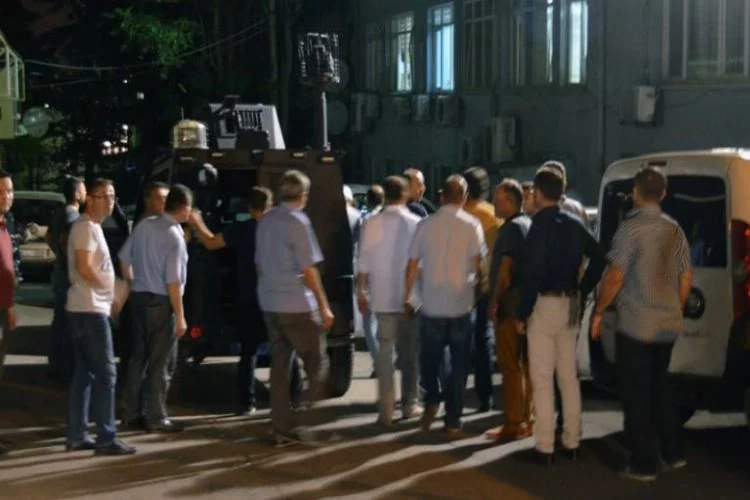 Bursa'da 'darbe' operasyonu: 8 asker gözaltında