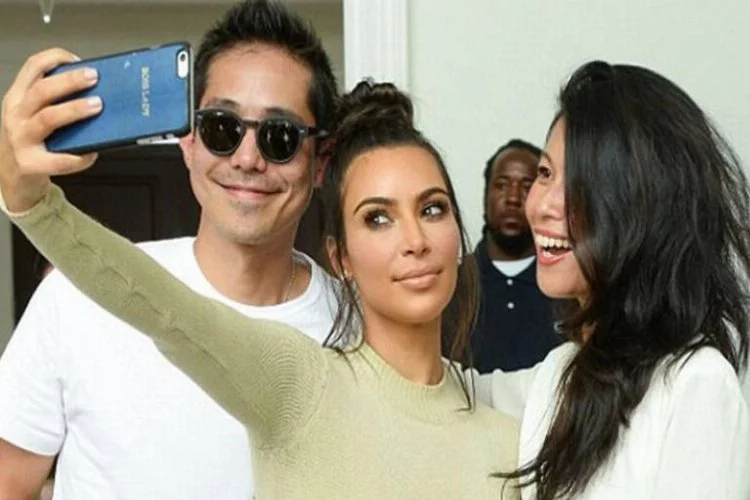 Kim Kardashian'ın selfie mesaisi