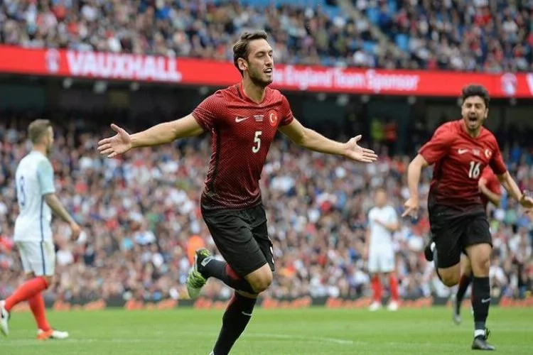 Hakan Çalhanoğlu'ndan Terim'e EURO 2016 göndermesi
