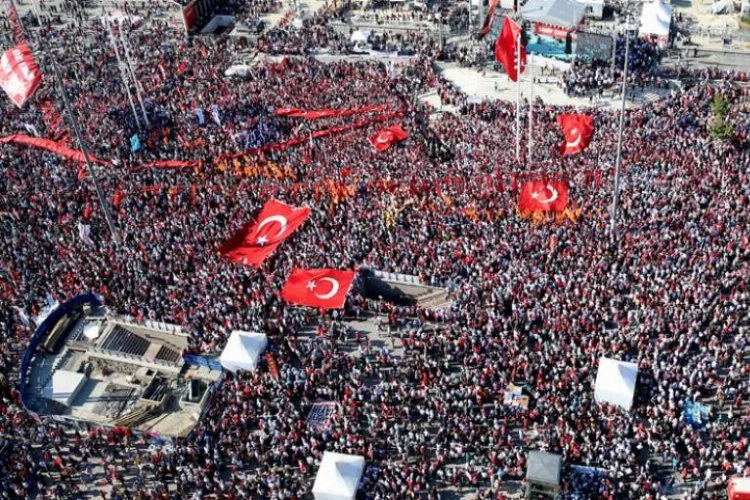 Türkiye Taksim'de tek yürek