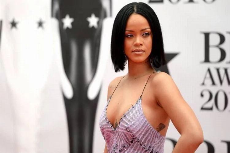 Rihanna'dan hayranına Türkçe "seni seviyorum"