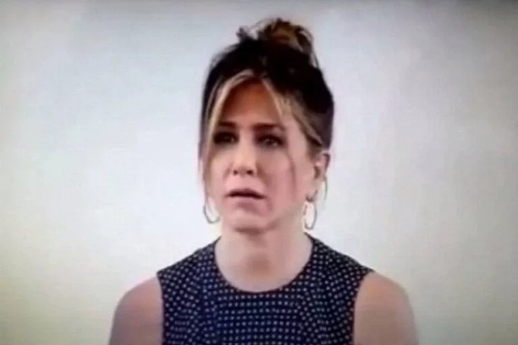 Jennifer Aniston gözyaşlarına boğuldu