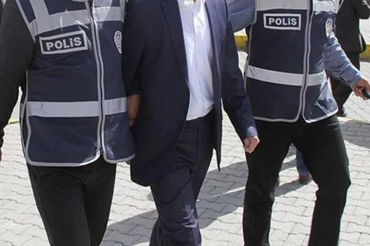 Bursaspor'un eski yöneticisi FETÖ'den tutuklandı